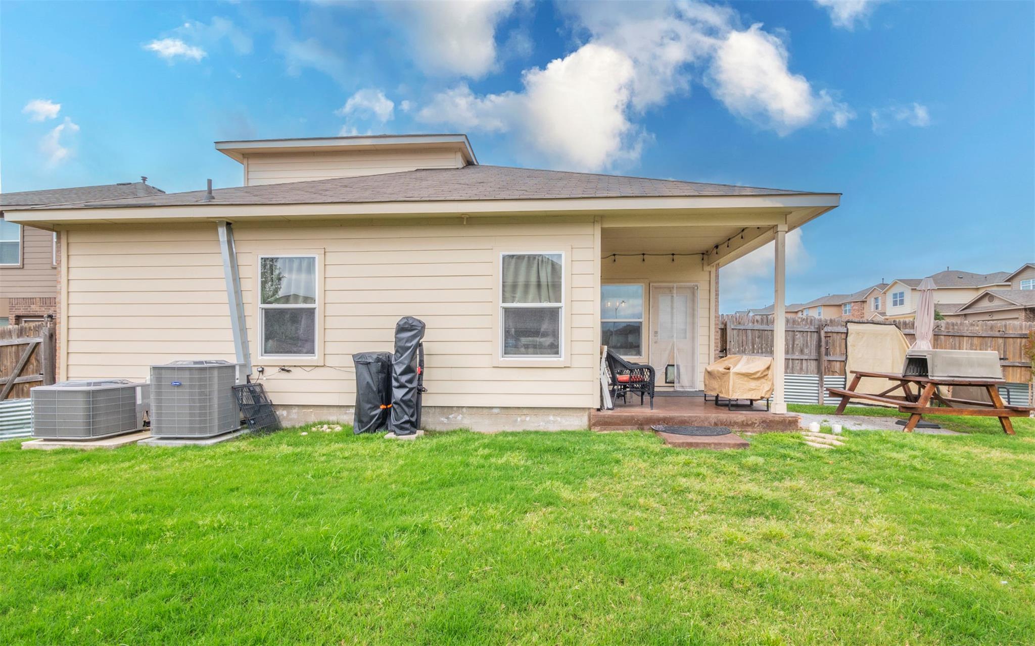 1714 Deodara Dr Property Photo 34