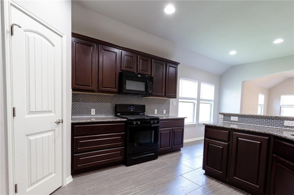 8238 Arezzo Dr Property Photo 7