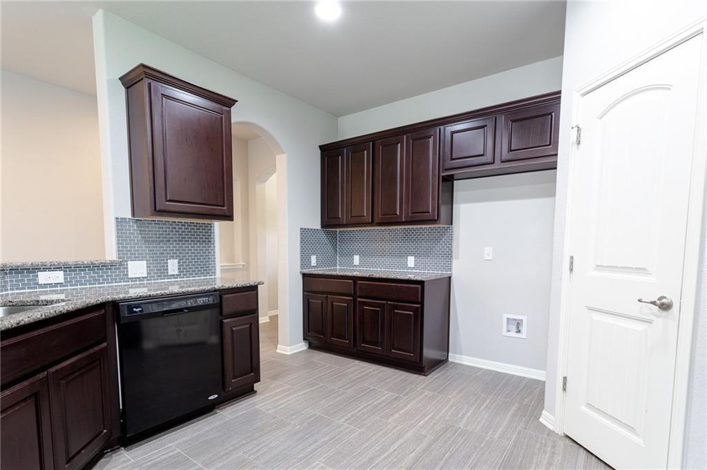 8238 Arezzo Dr Property Photo 8