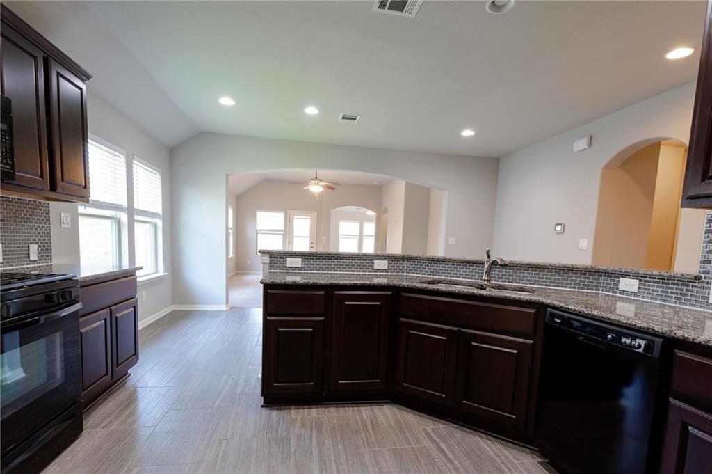 8238 Arezzo Dr Property Photo 9