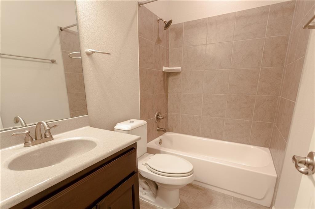 8238 Arezzo Dr Property Photo 15