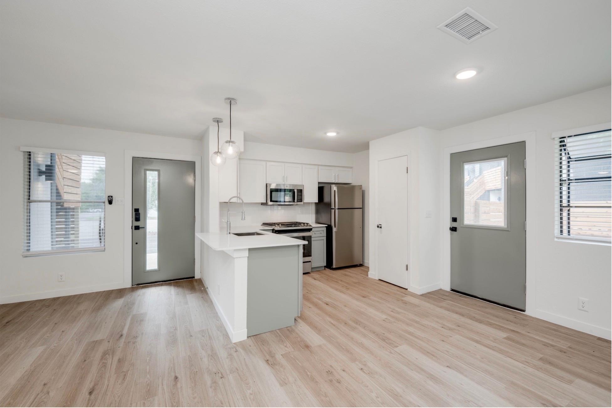 901 Airoso Cv #a Property Photo 6