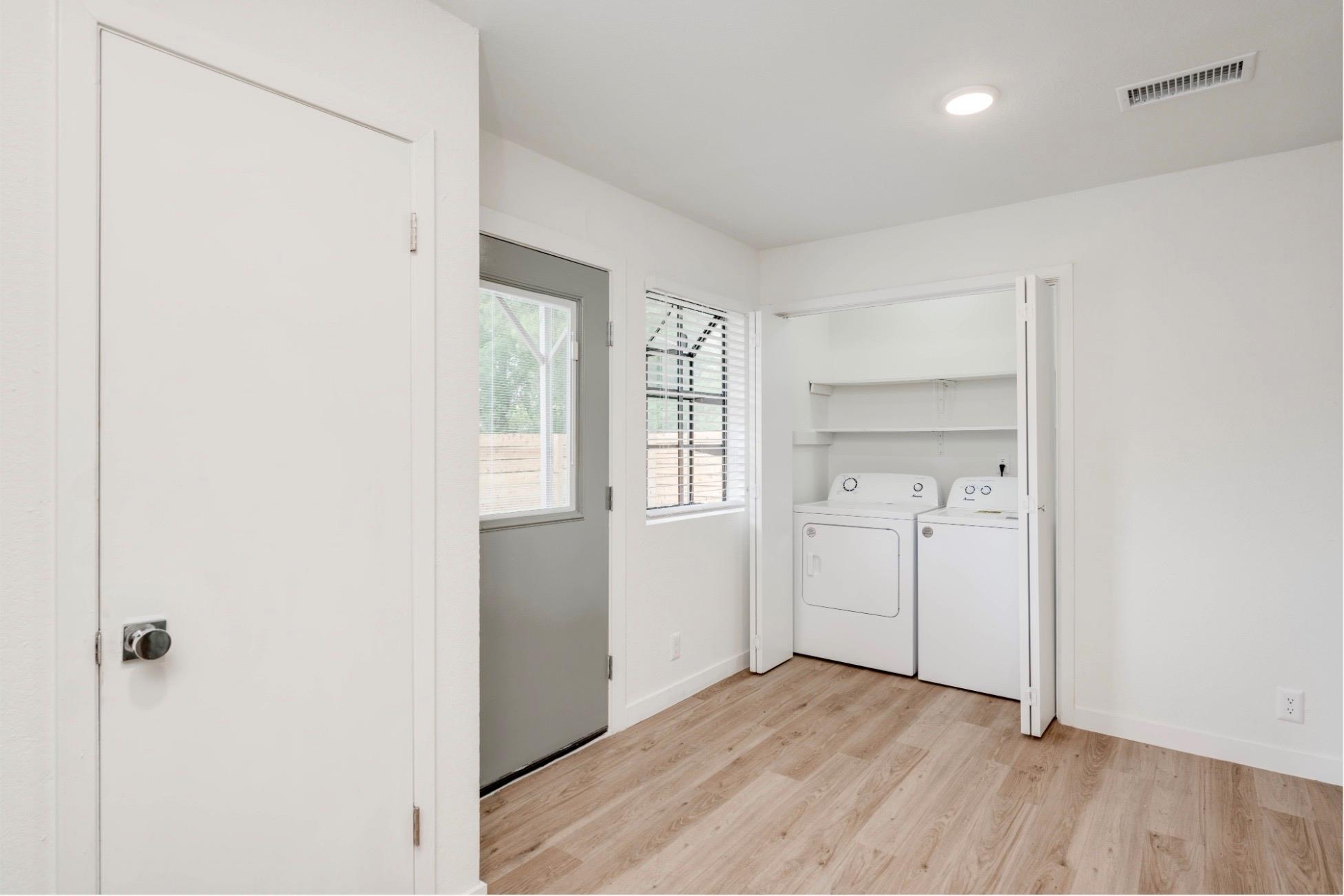901 Airoso Cv #a Property Photo 8