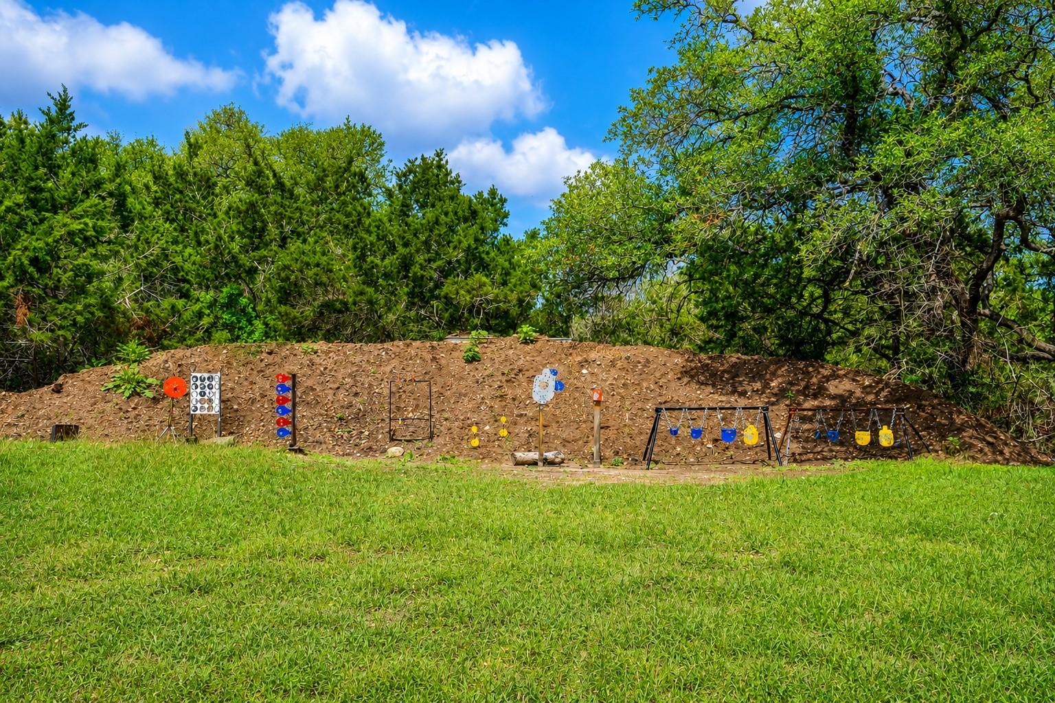 330 Live Oak Hills Ct Property Photo 22