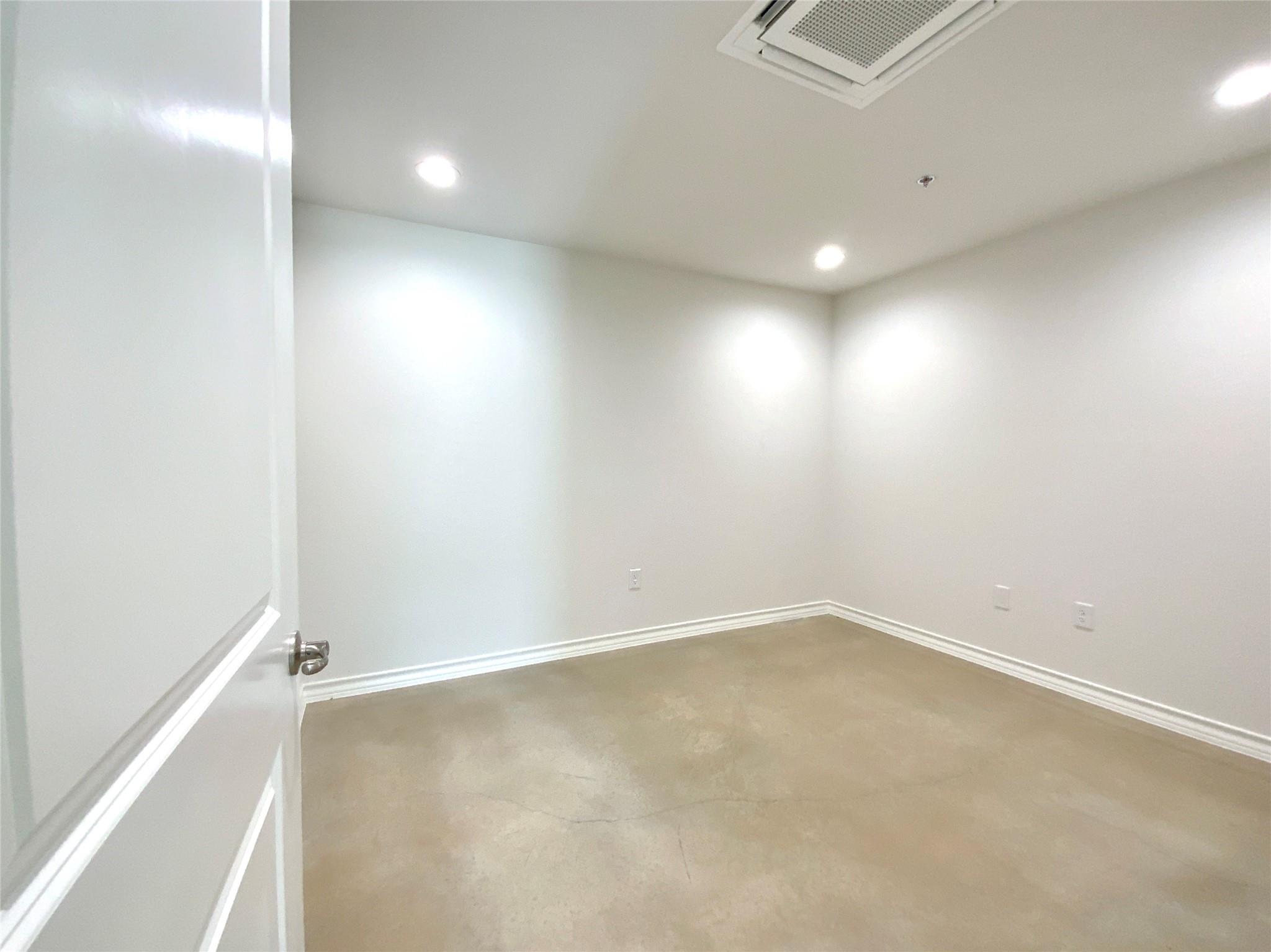 1304 Leander Dr #130 Property Photo 14