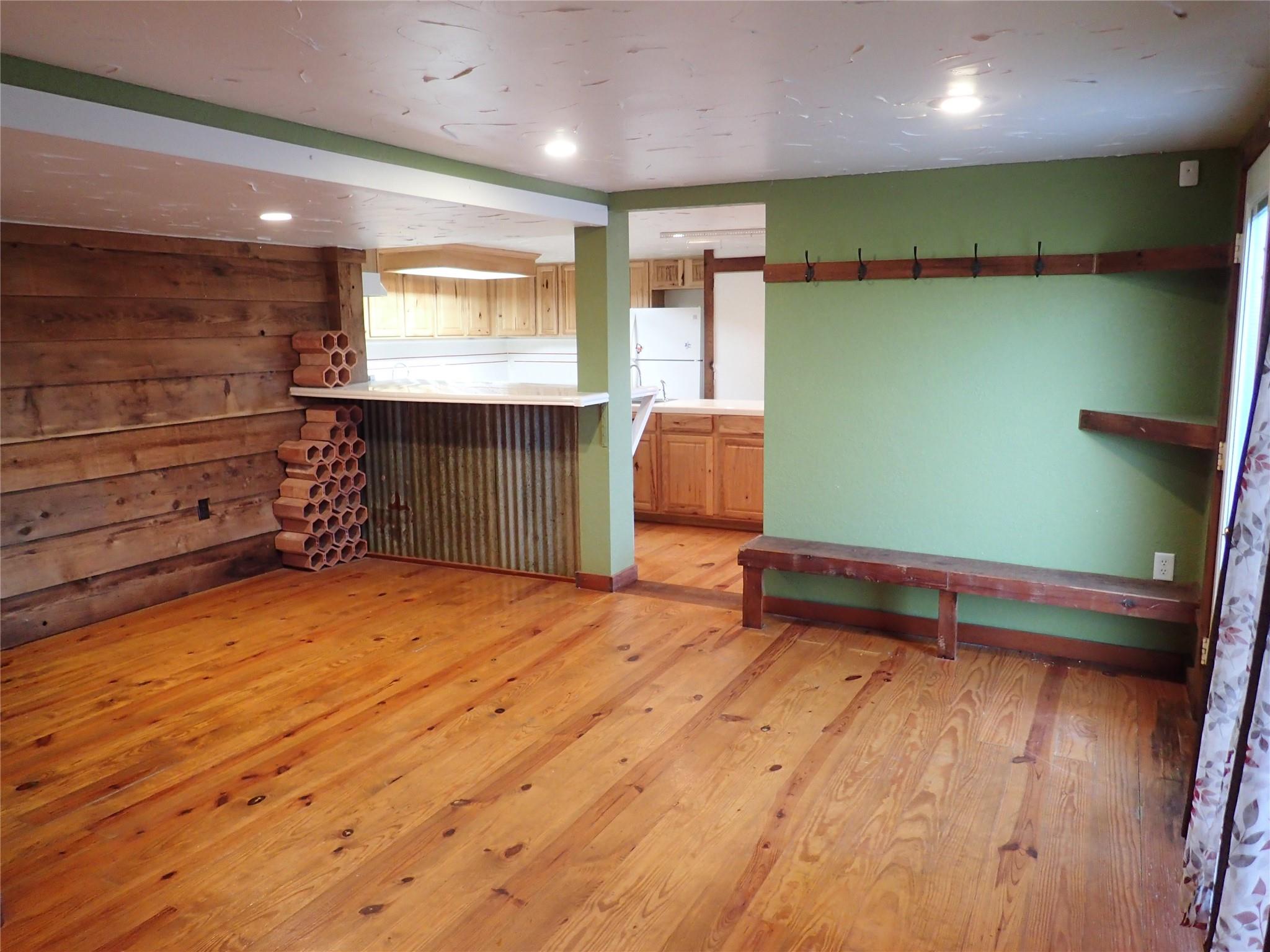 471 Fm 1296 Property Photo 11