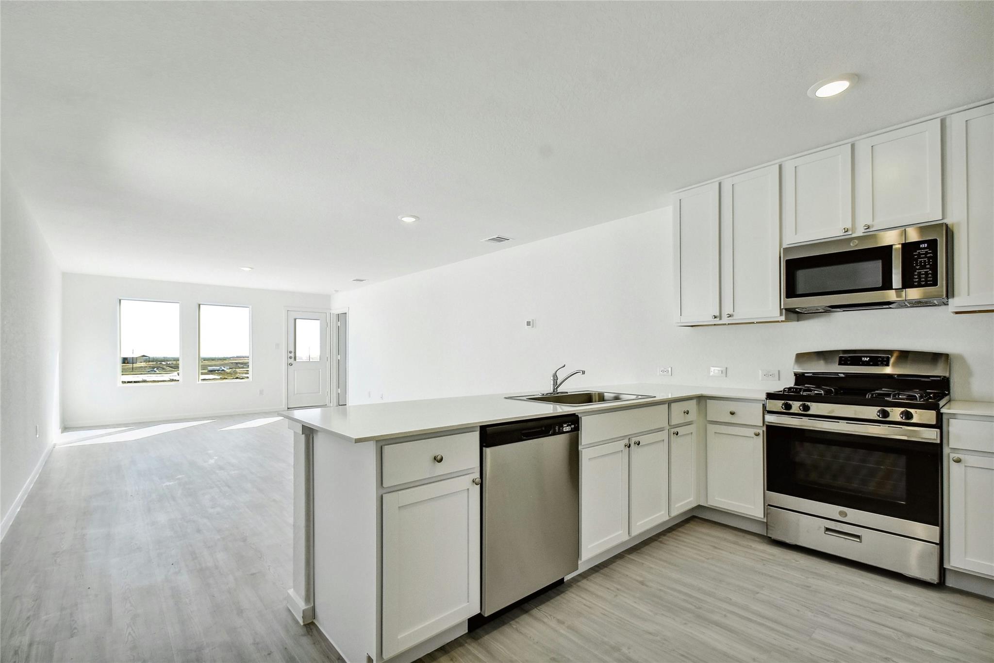 1527 Knoll Rdg Property Photo 3
