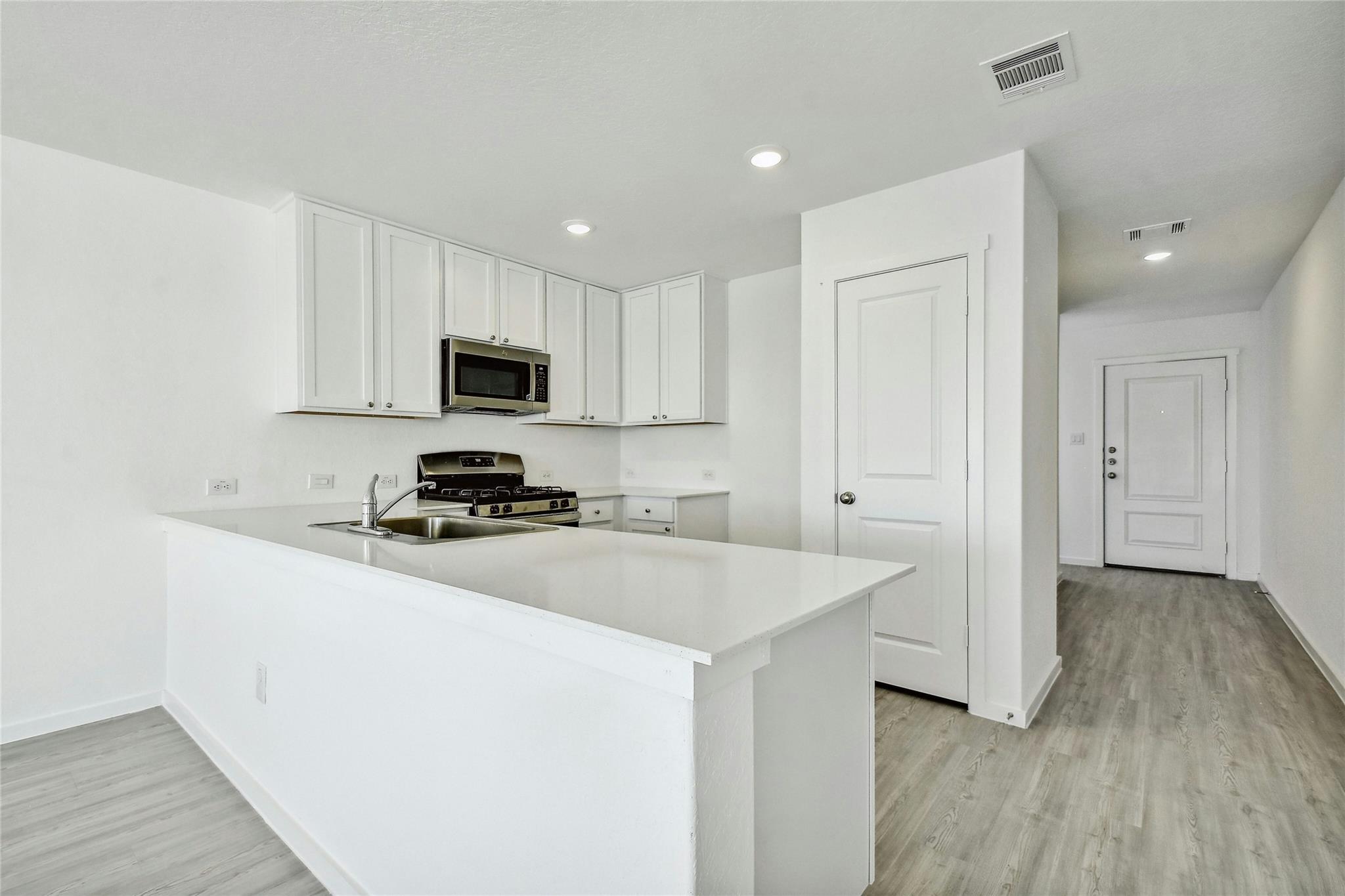 1527 Knoll Rdg Property Photo 5