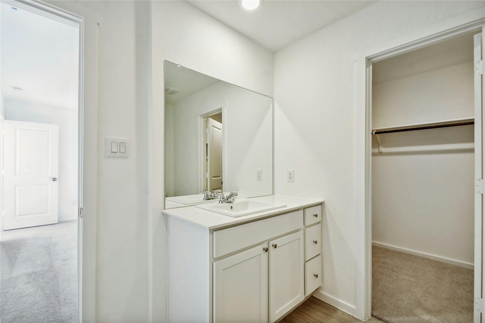 1527 Knoll Rdg Property Photo 15