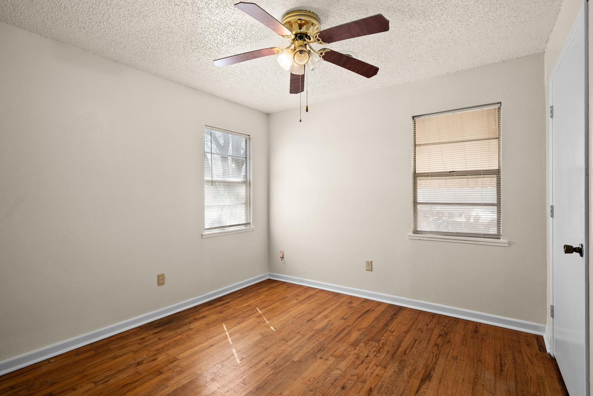 302 Easy St Property Photo 14