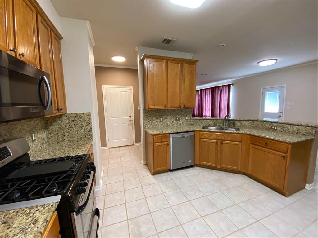 8811 Glen Canyon Dr Property Photo 7
