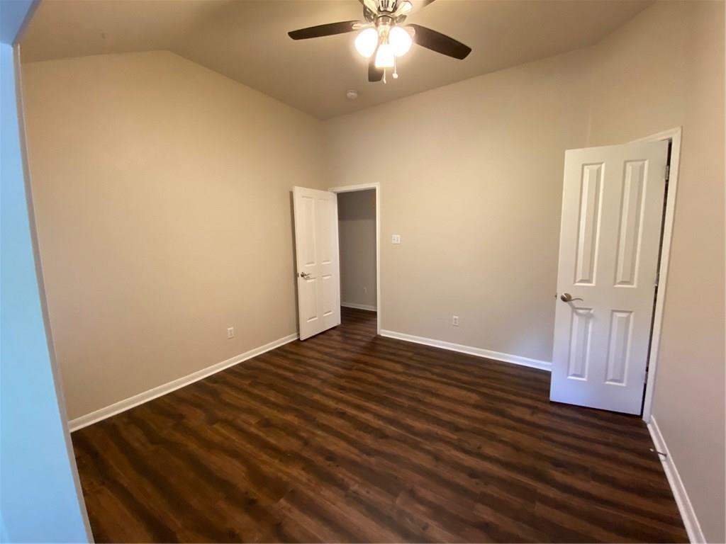 8811 Glen Canyon Dr Property Photo 17