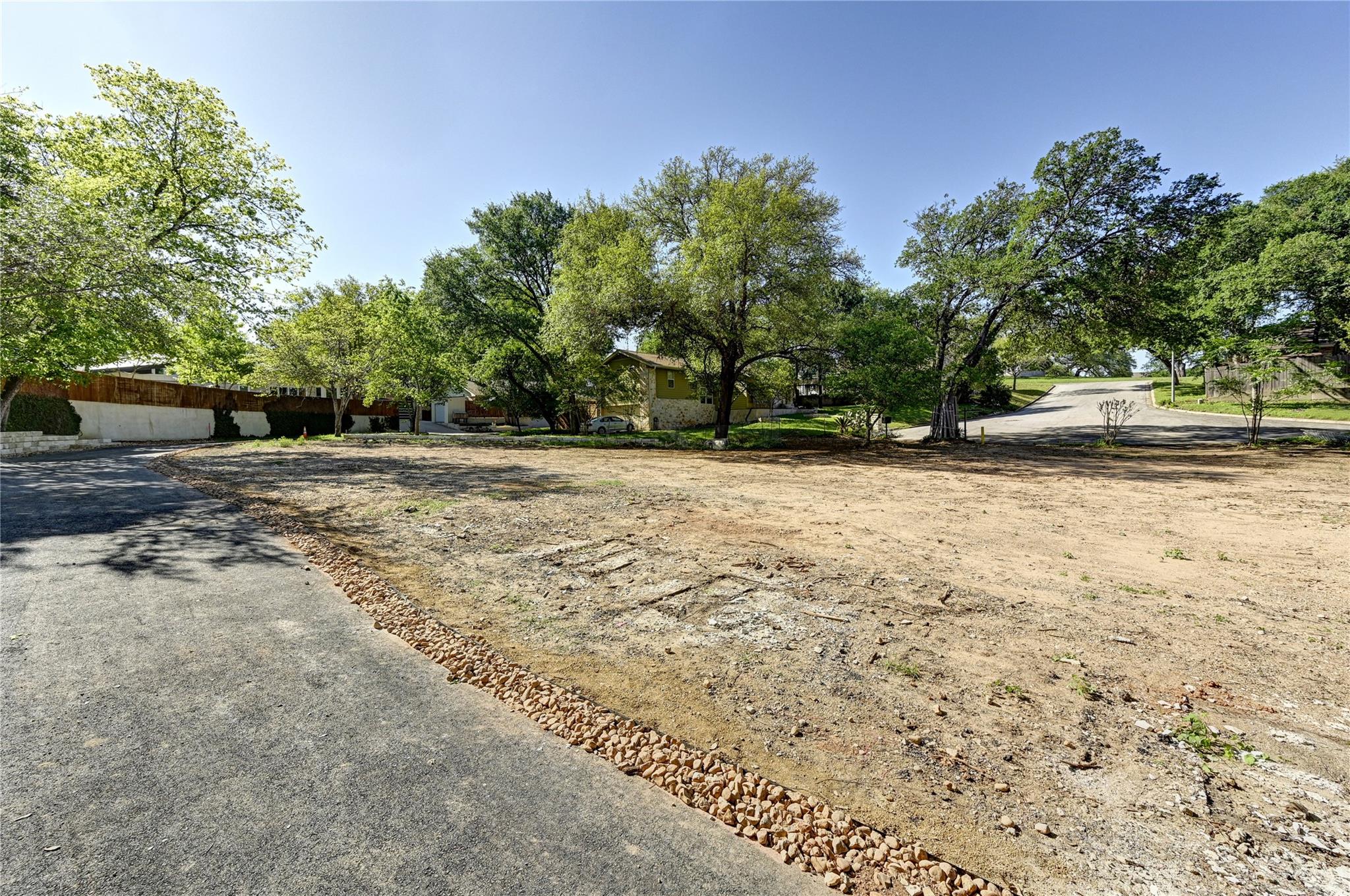 2000-2 Breeze Holw Property Photo 13
