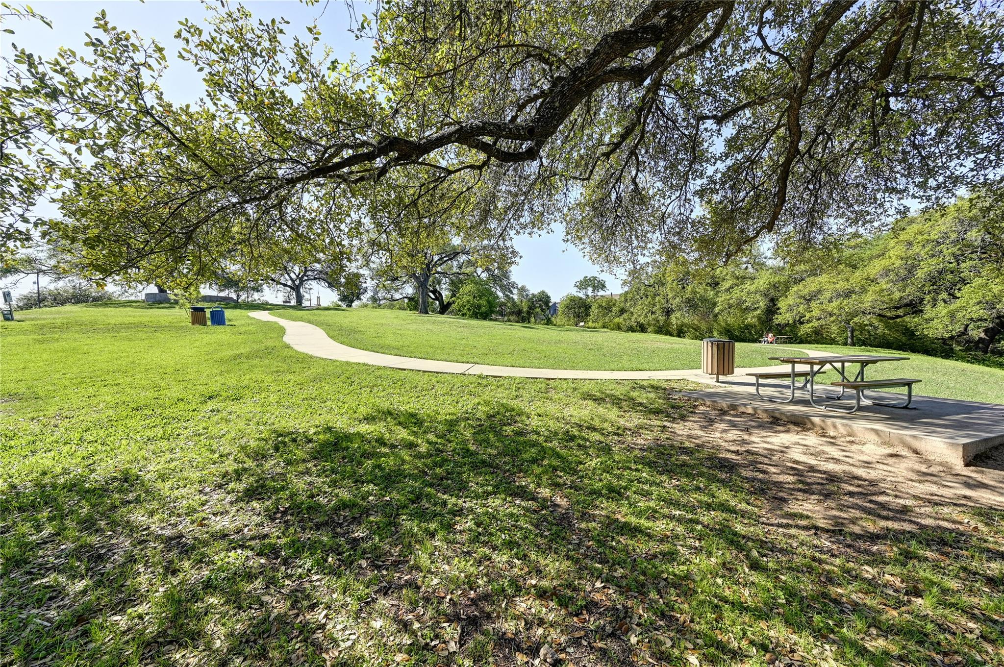 2000-2 Breeze Holw Property Photo 24