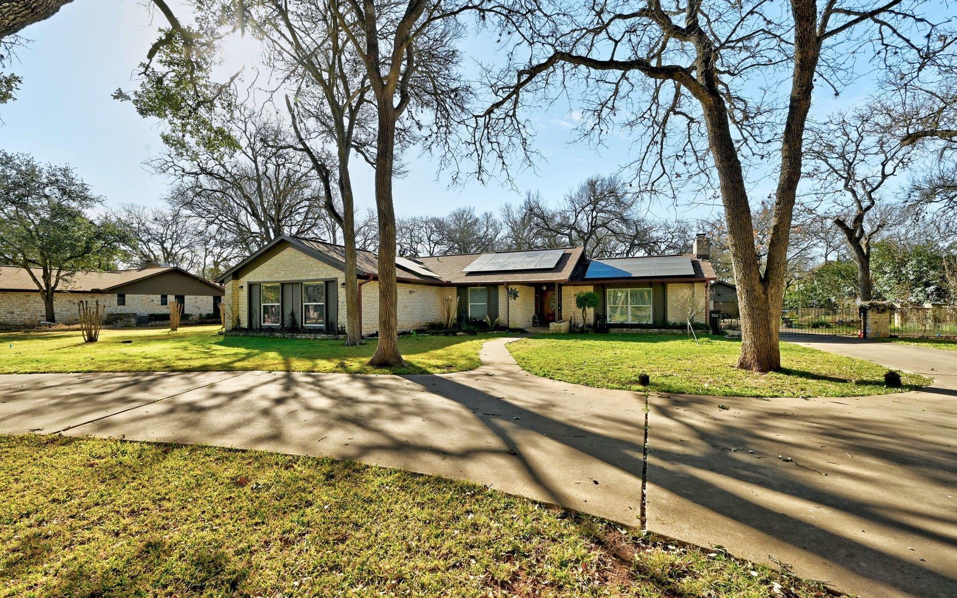 3105 Twilight Trl Property Photo 1