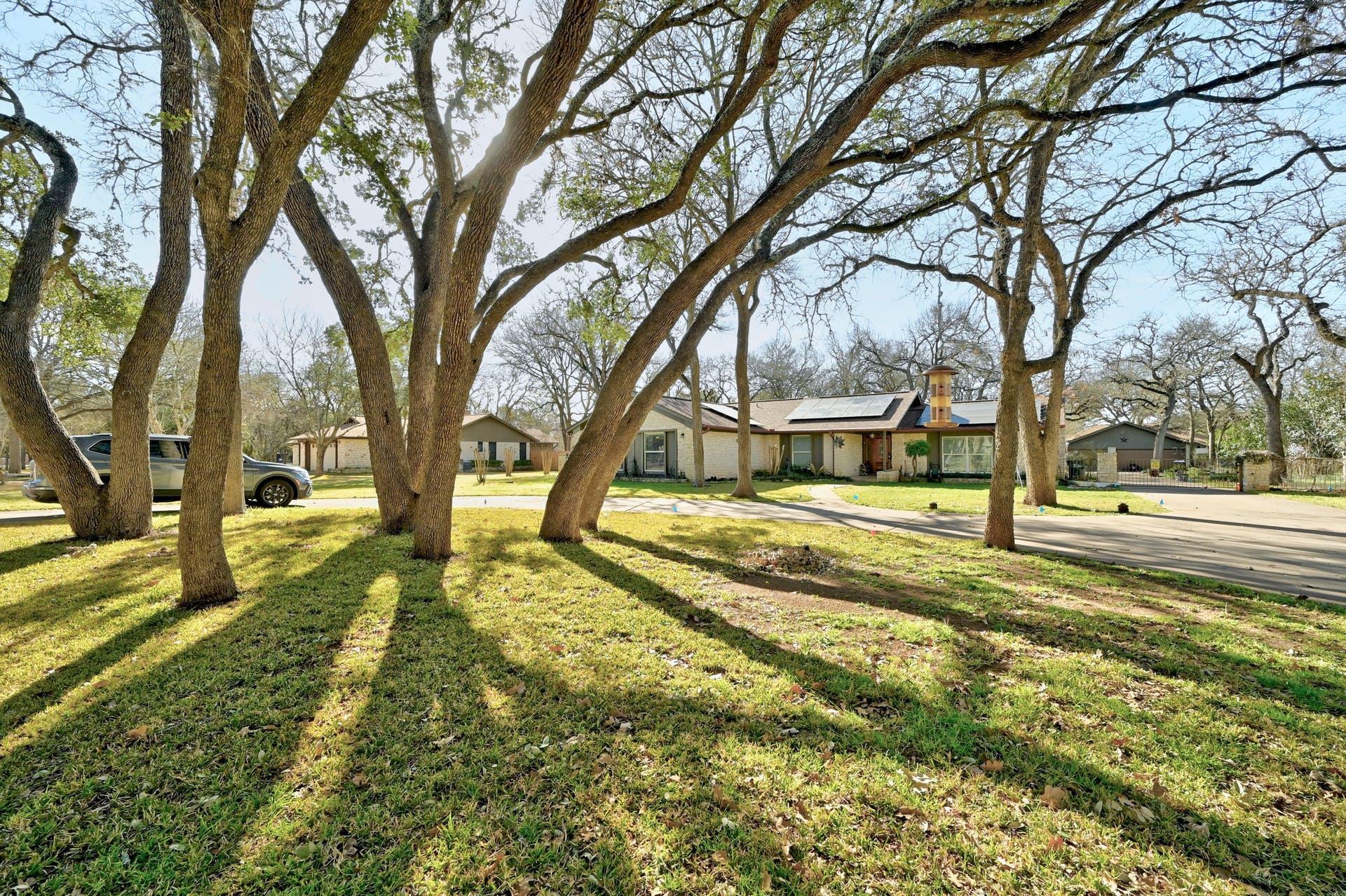 3105 Twilight Trl Property Photo 3