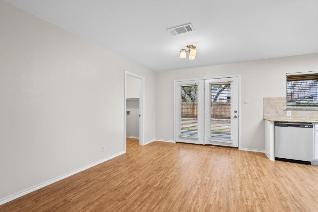 905 Lodosa Dr Property Photo 8
