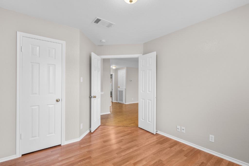 905 Lodosa Dr Property Photo 16
