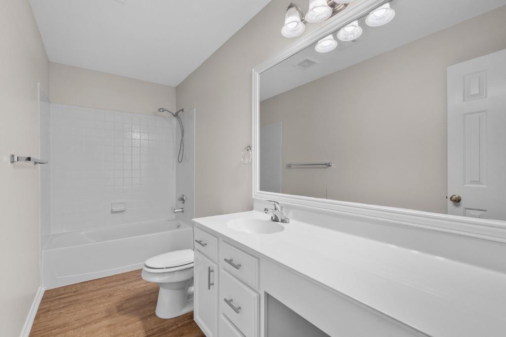 905 Lodosa Dr Property Photo 17
