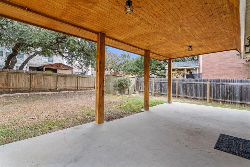 905 Lodosa Dr Property Photo 21