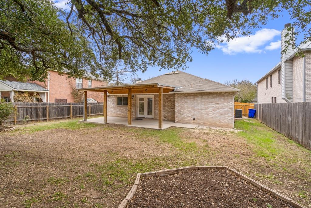 905 Lodosa Dr Property Photo 23