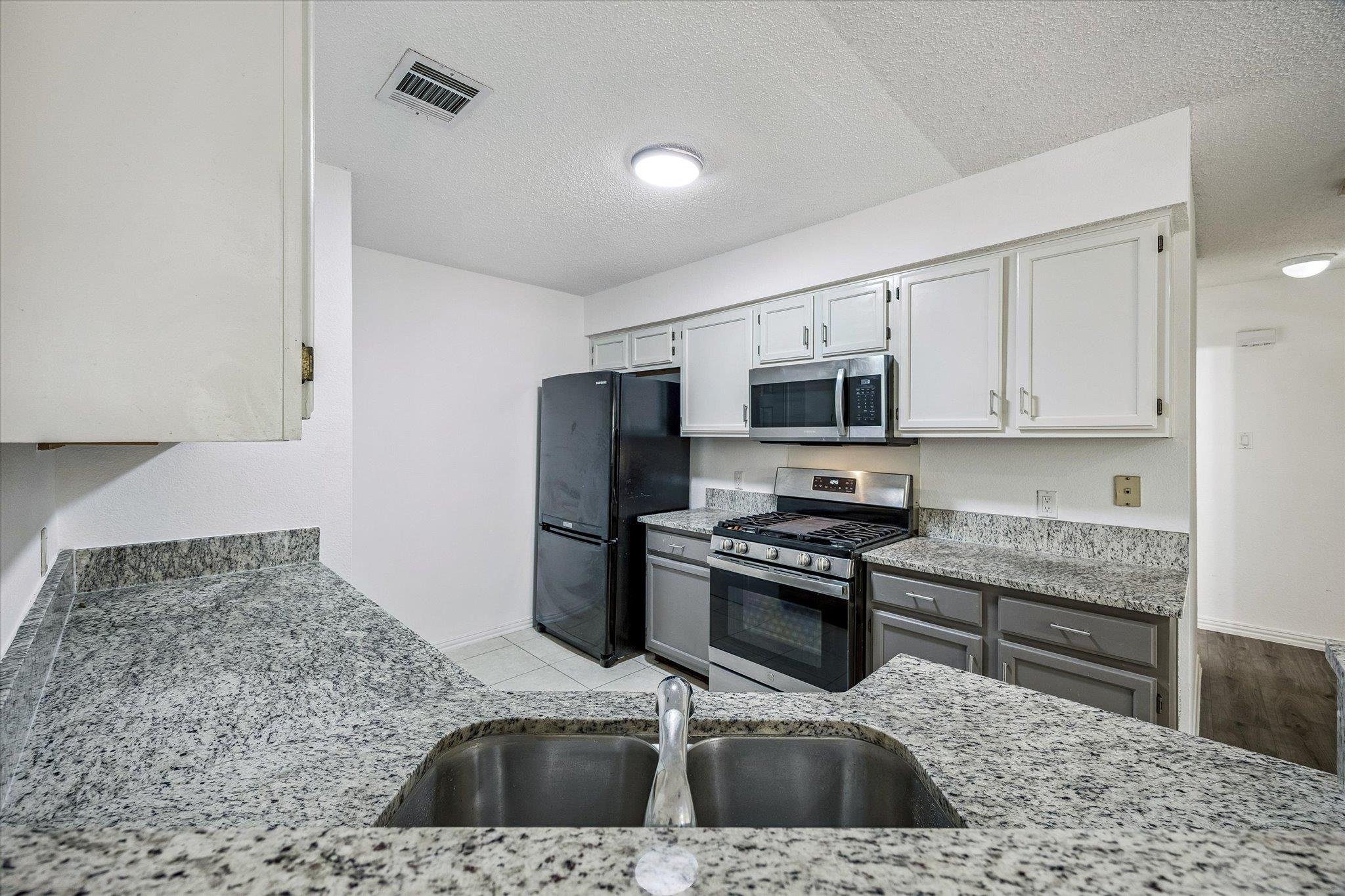 3204 Blazing Star Trl Property Photo 7