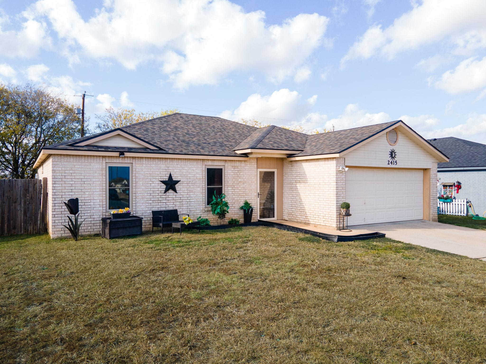 2415 Gallop Dr Property Photo 1