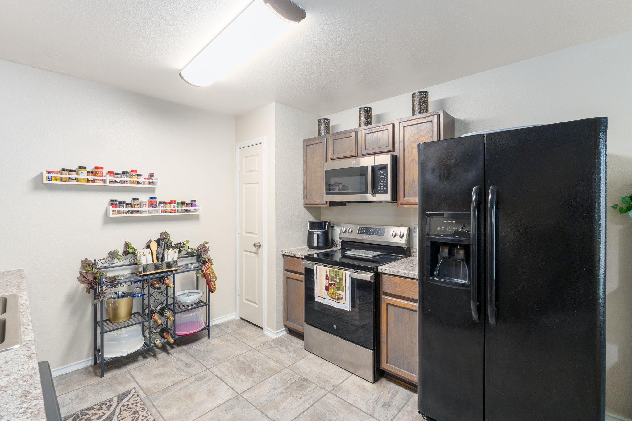 2415 Gallop Dr Property Photo 6