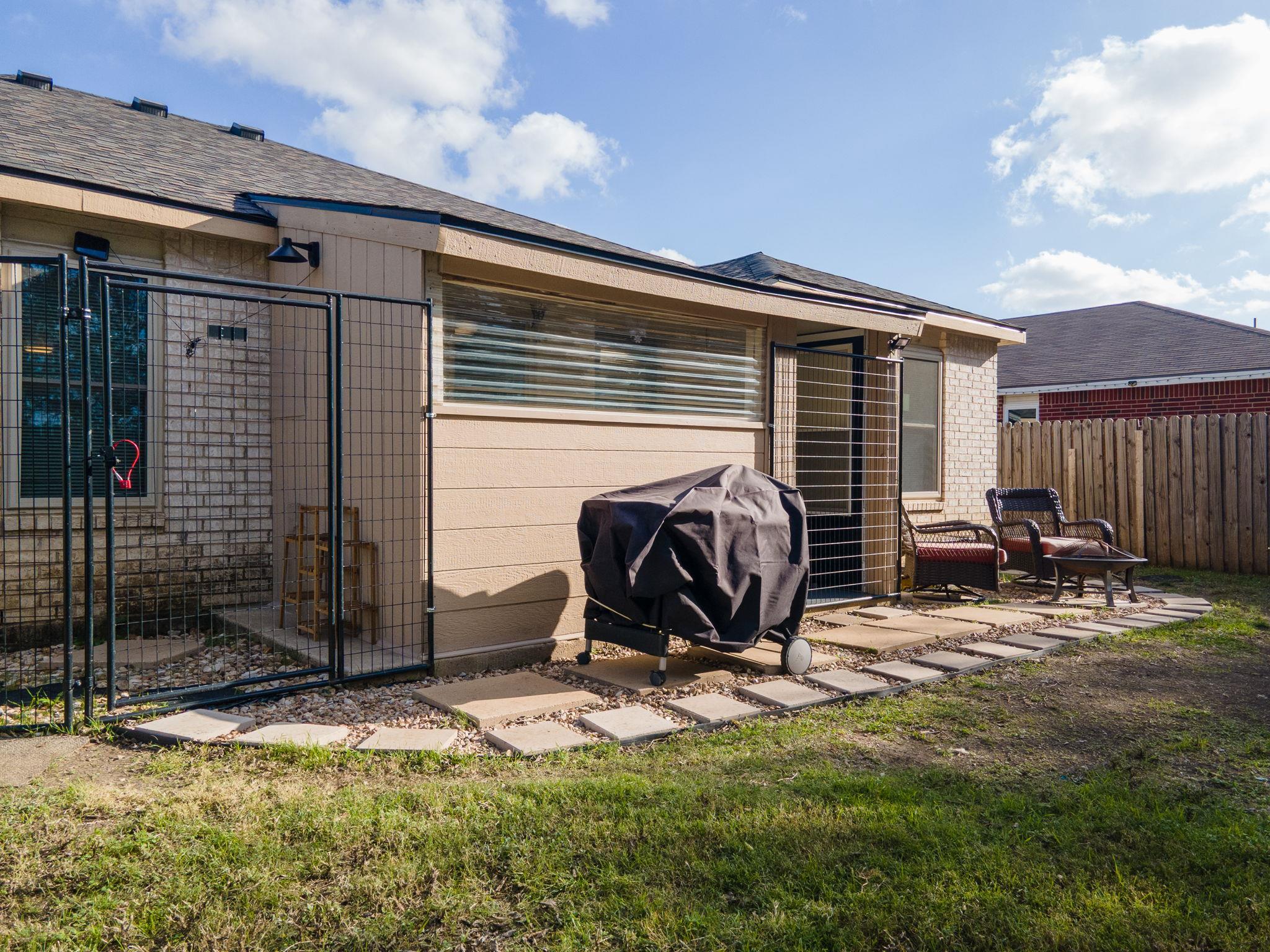 2415 Gallop Dr Property Photo 23