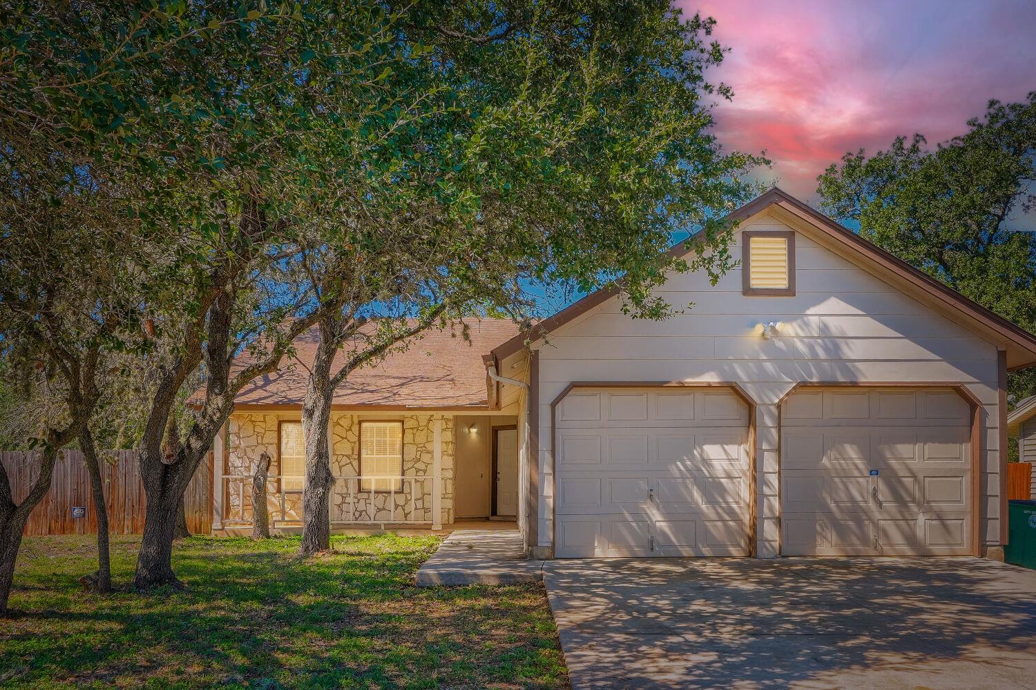 7712 Islander Dr Property Photo 1