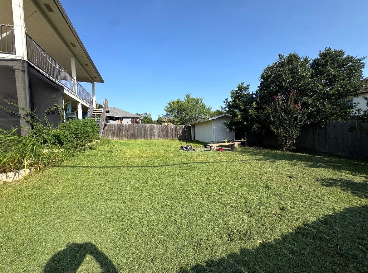 15101 Nuttall Dr Property Photo 3