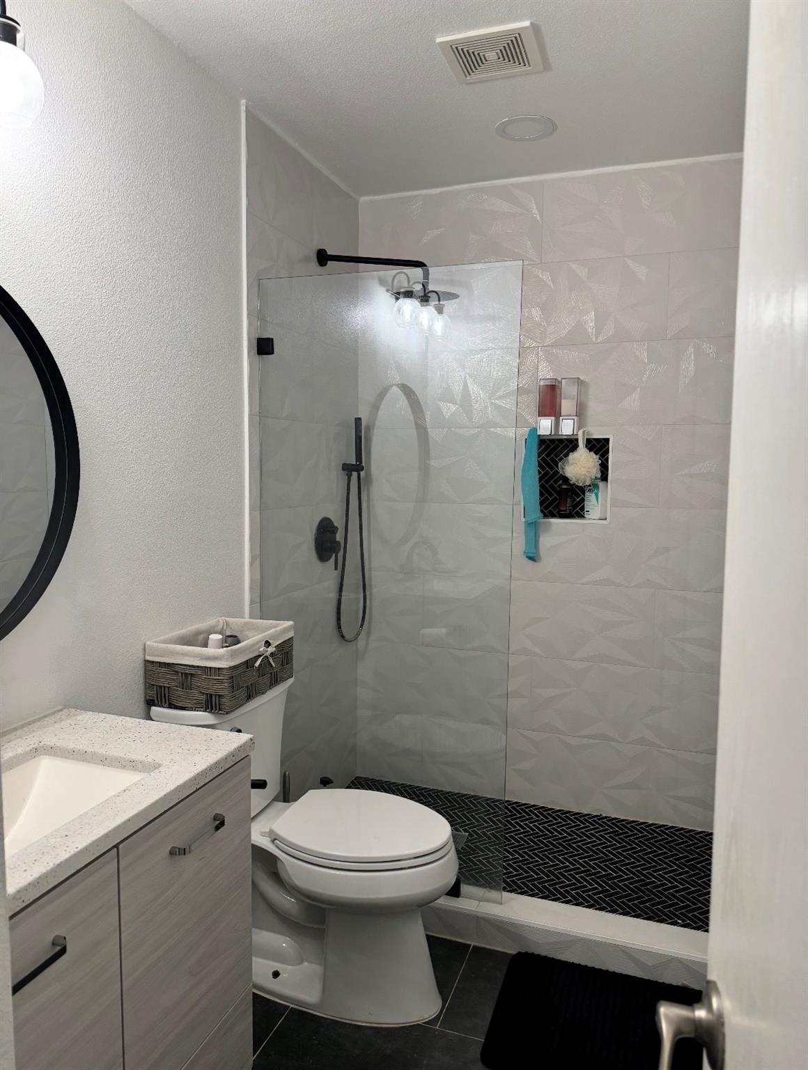 15101 Nuttall Dr Property Photo 10