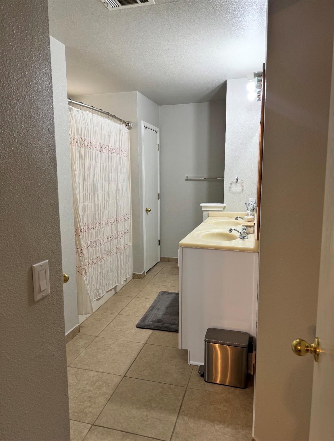 15101 Nuttall Dr Property Photo 14