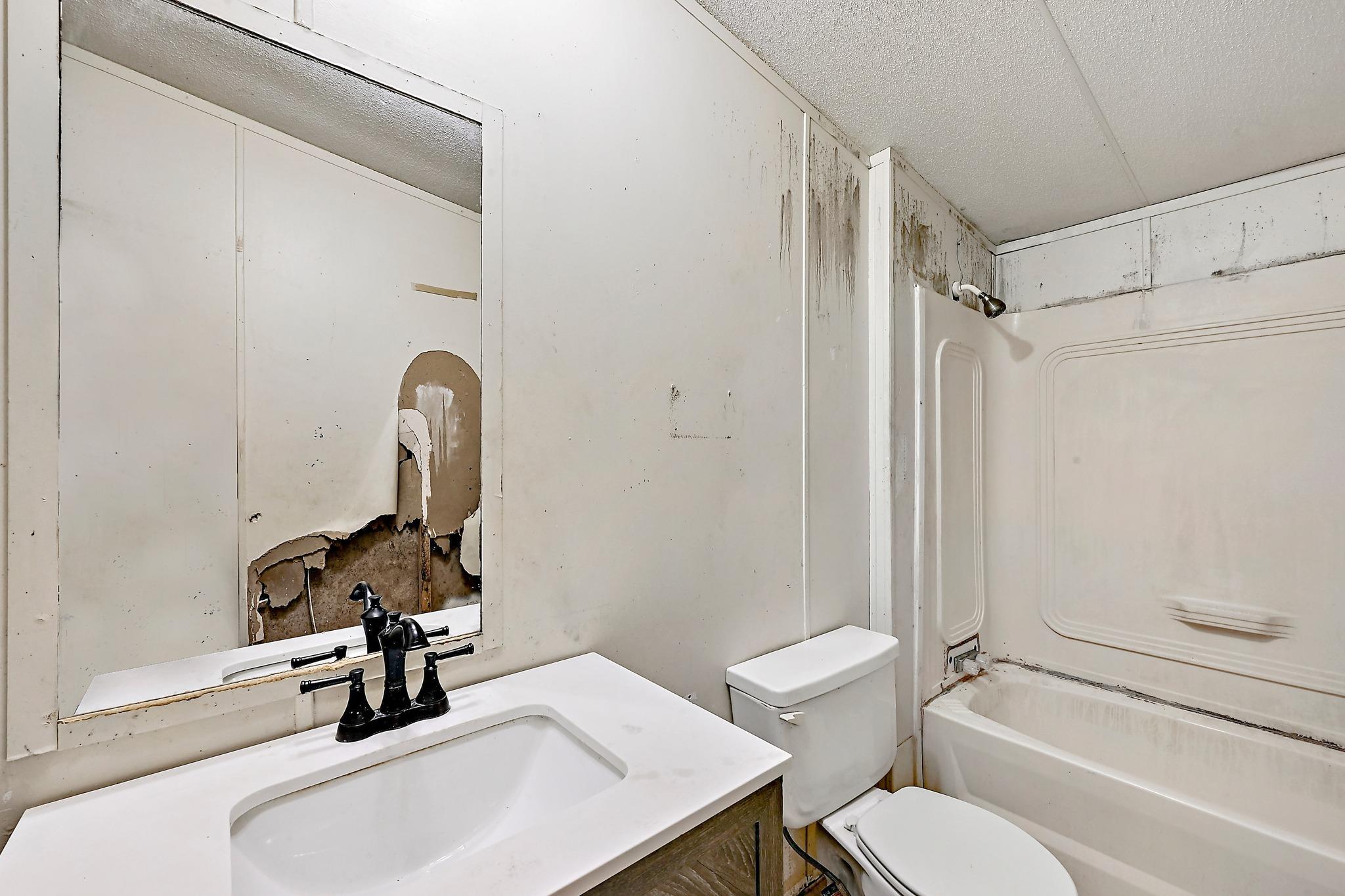 112 Allen St Property Photo 10