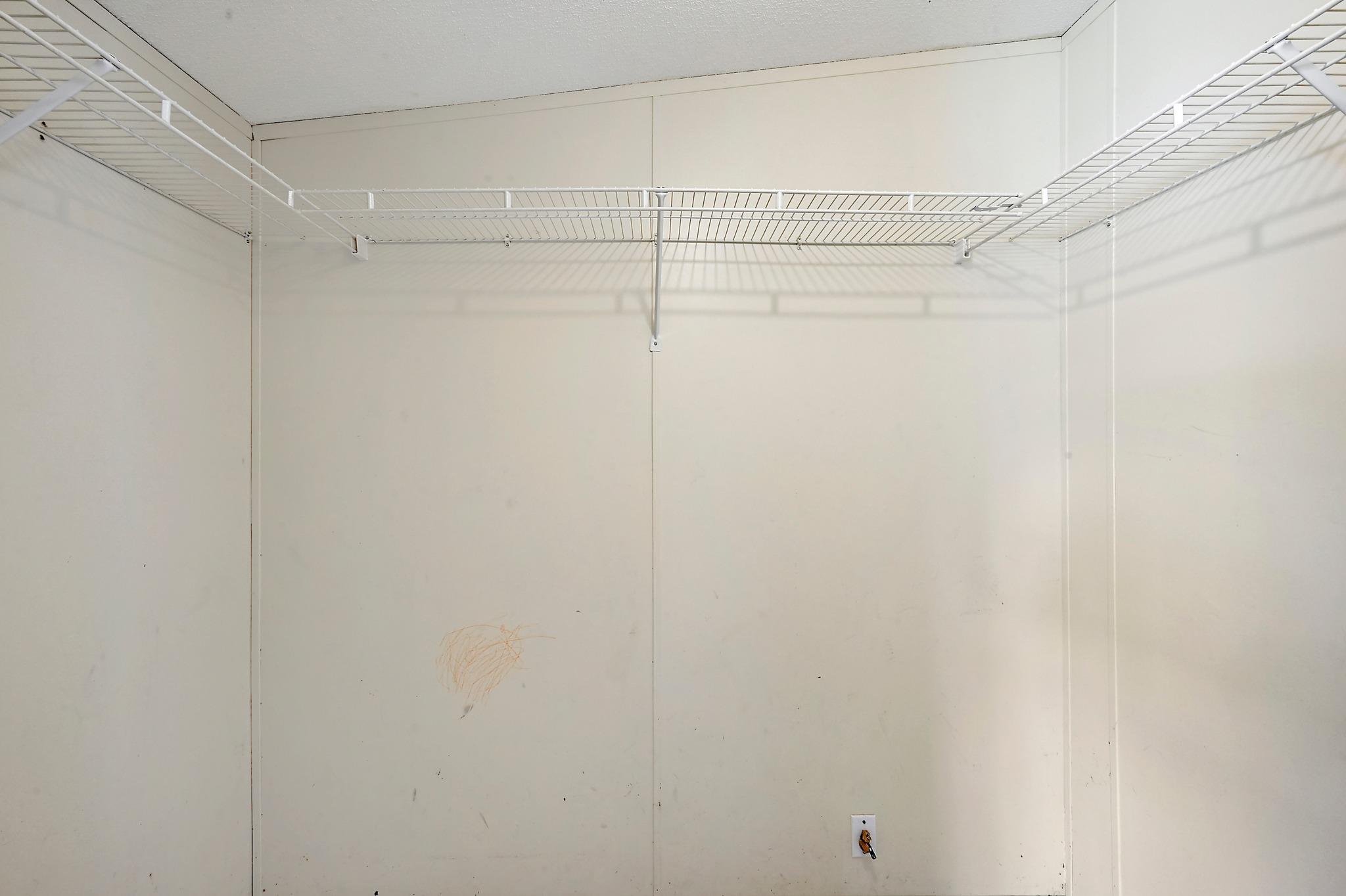 112 Allen St Property Photo 14