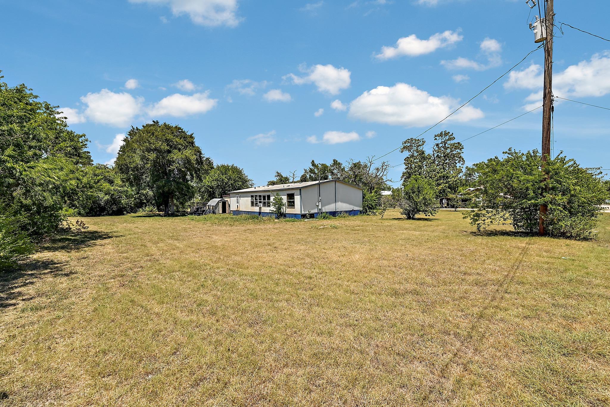 112 Allen St Property Photo 16