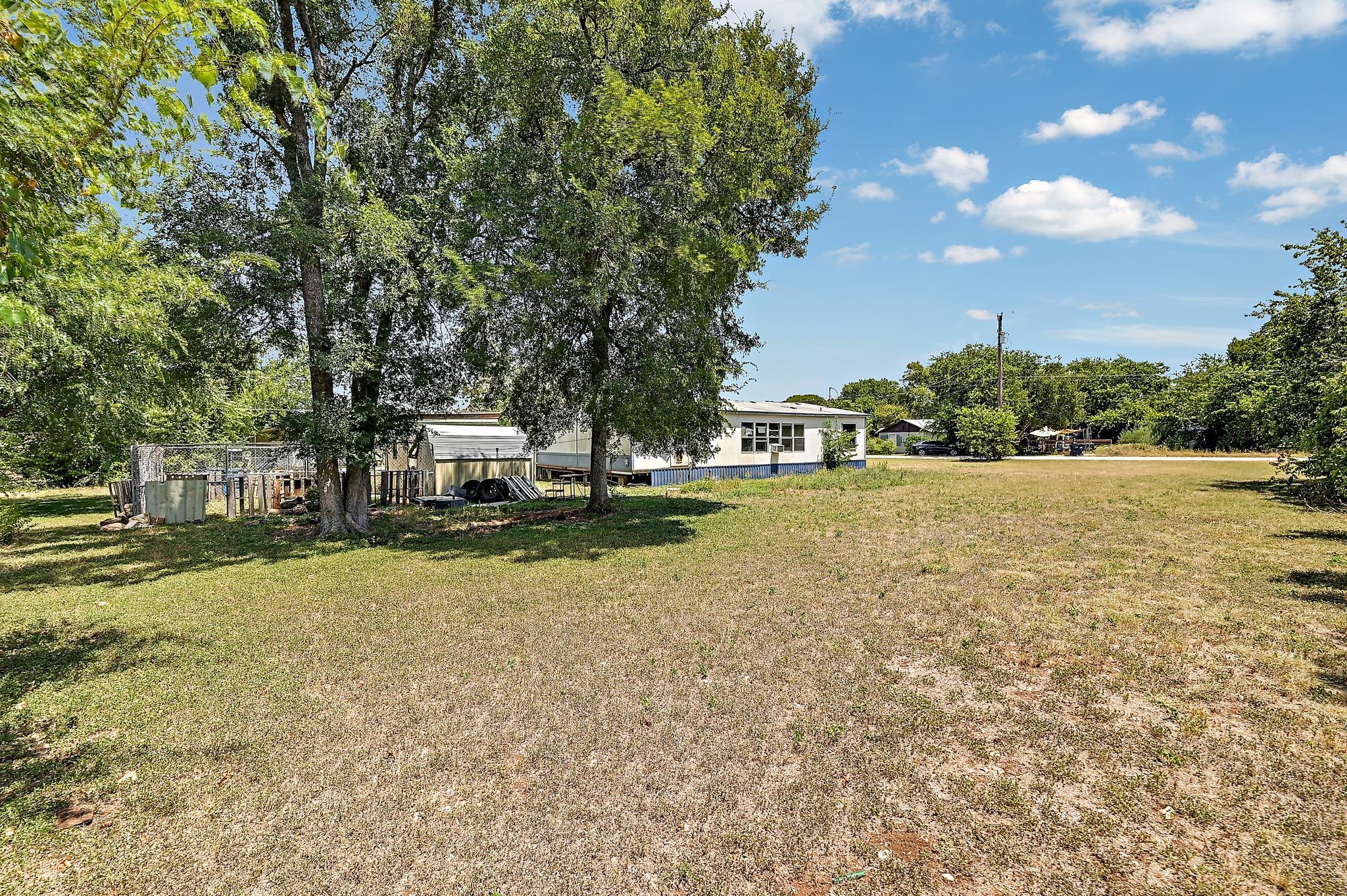112 Allen St Property Photo 17