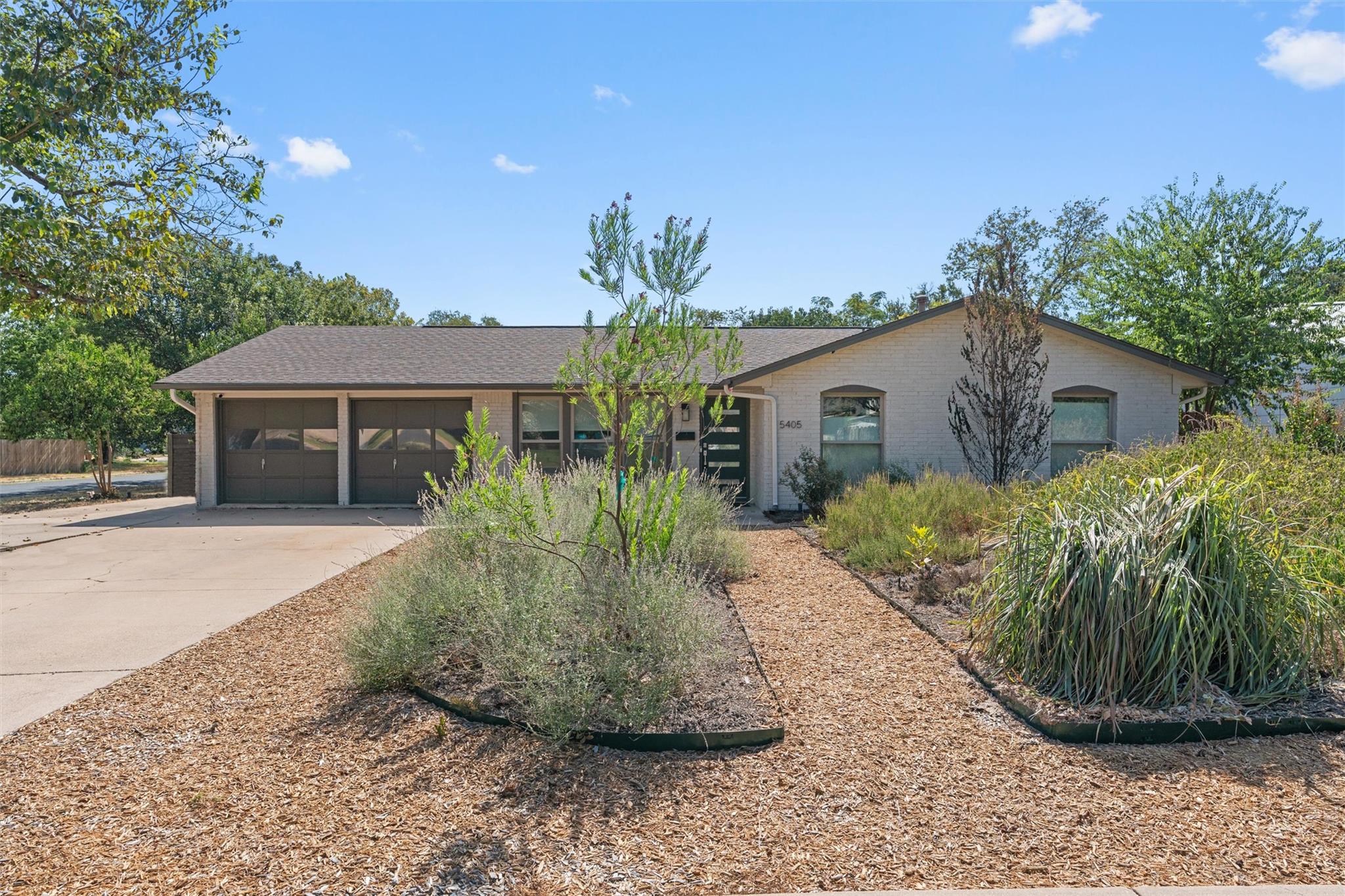 5405 Fairmont Cir Property Photo 1