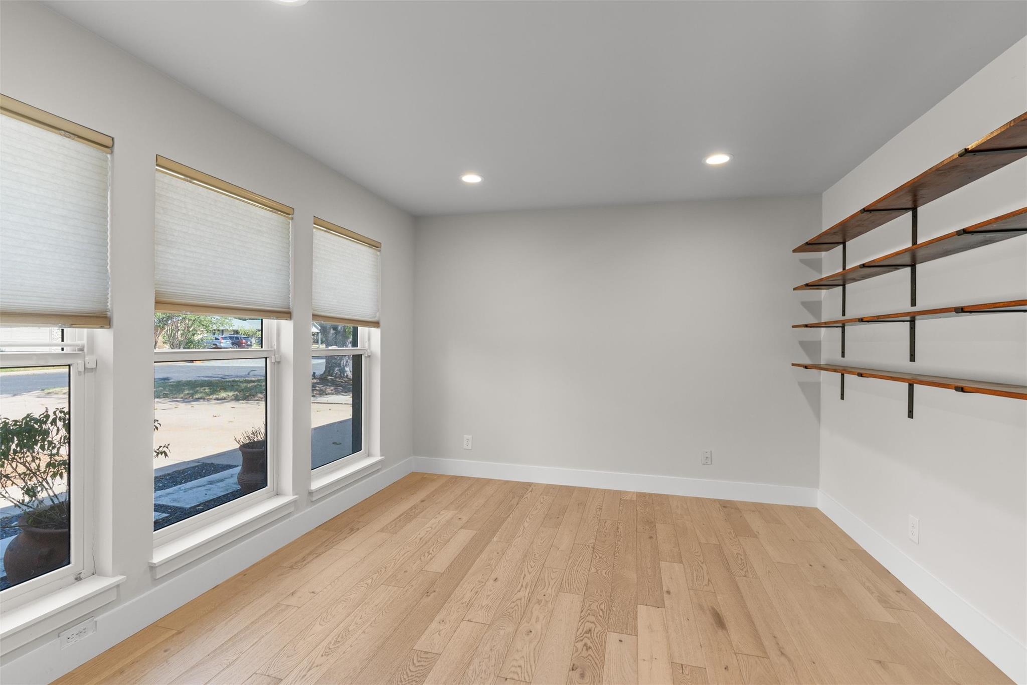 5405 Fairmont Cir Property Photo 4
