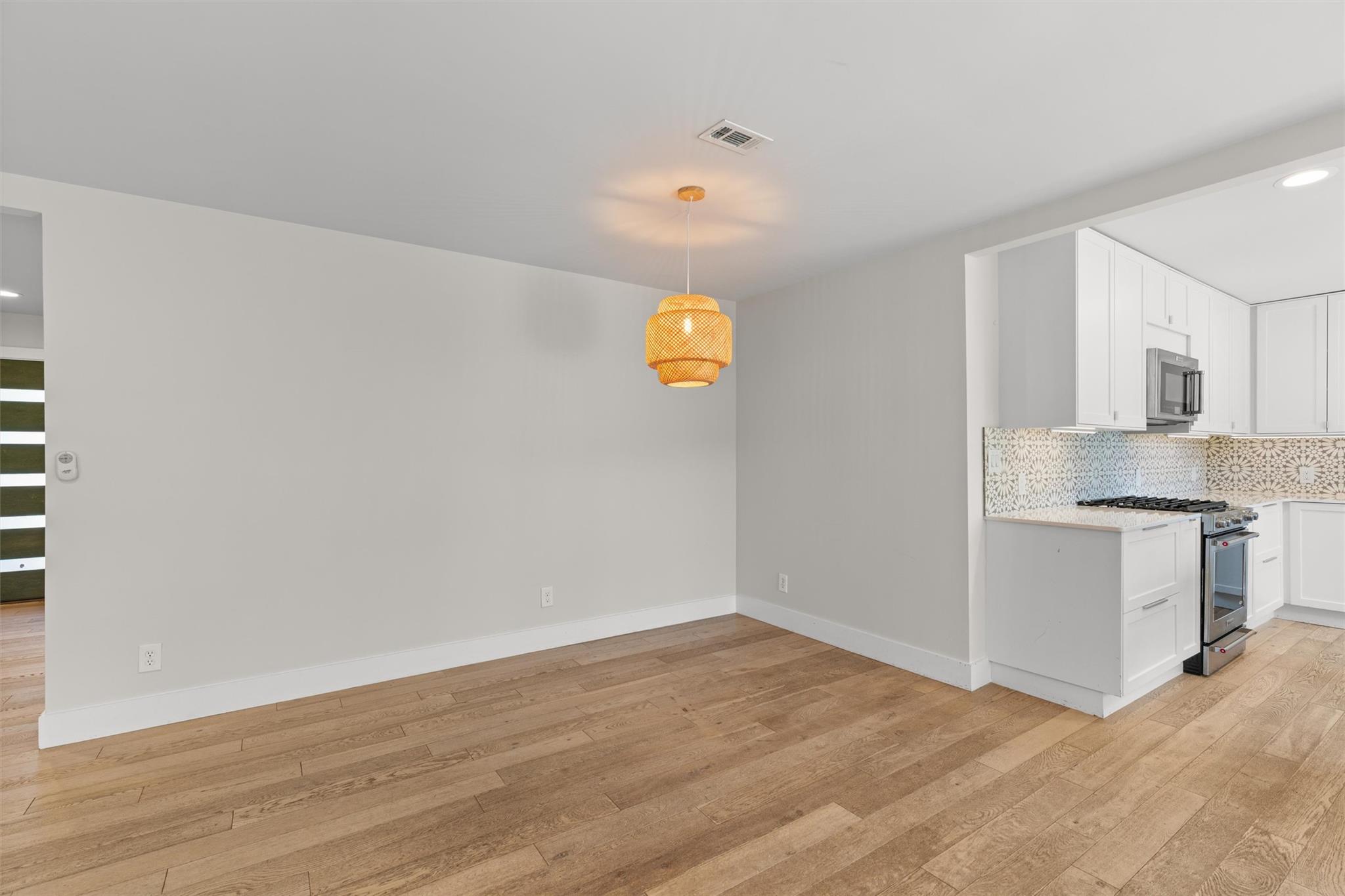 5405 Fairmont Cir Property Photo 9