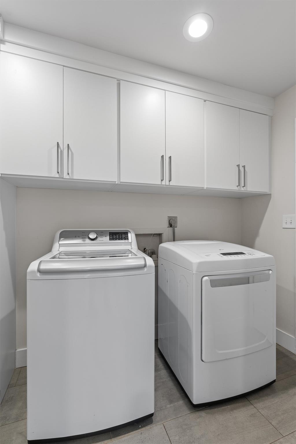 5405 Fairmont Cir Property Photo 13