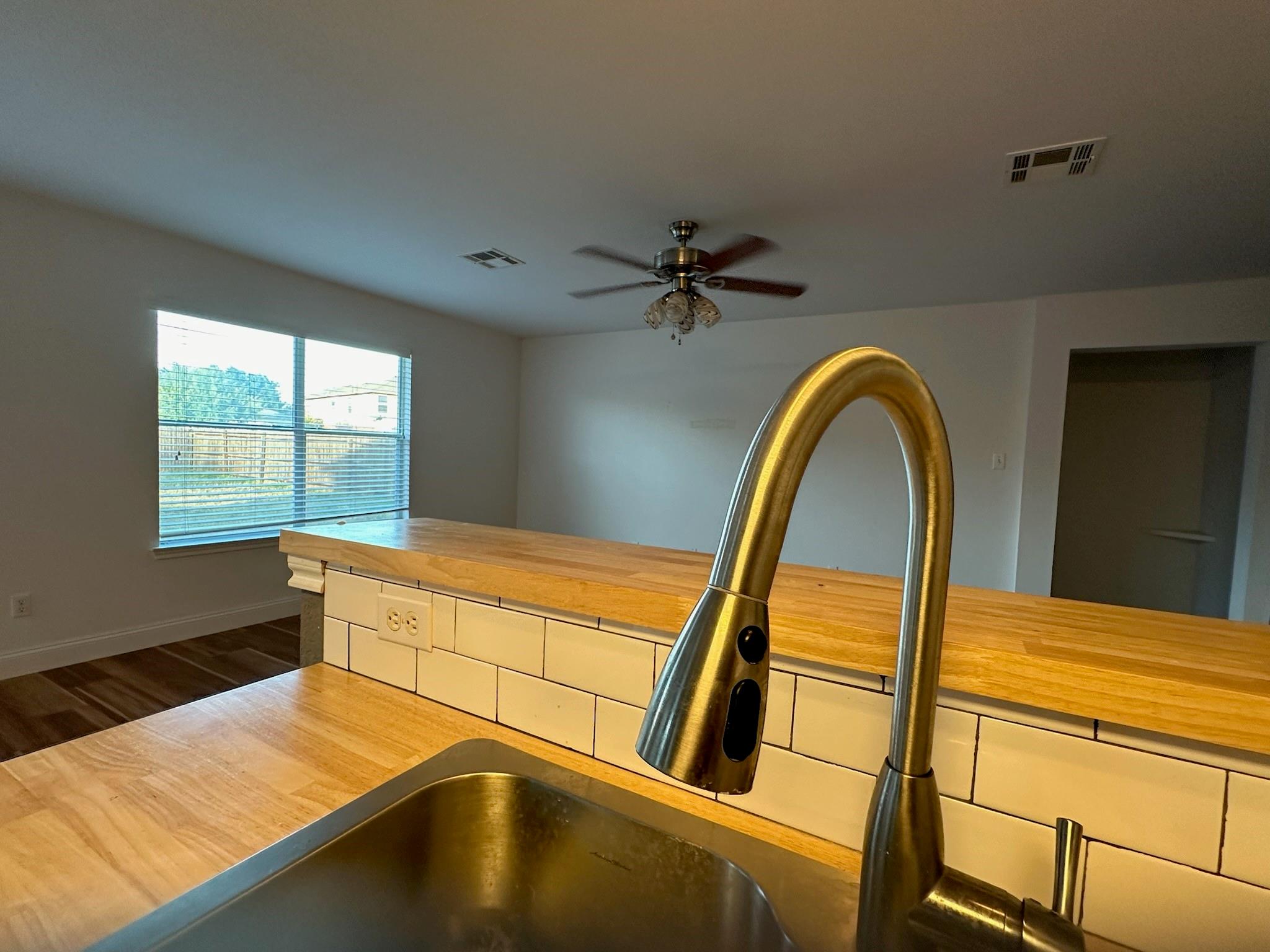 331 Outfitter Dr Property Photo 6