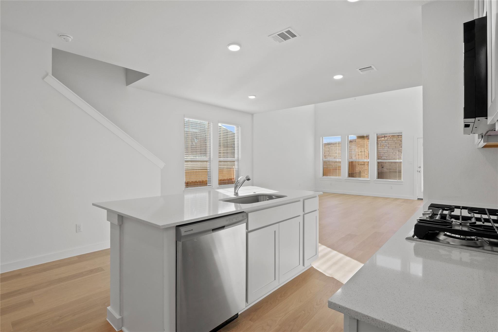 8006 Shining Flor Run Property Photo 7