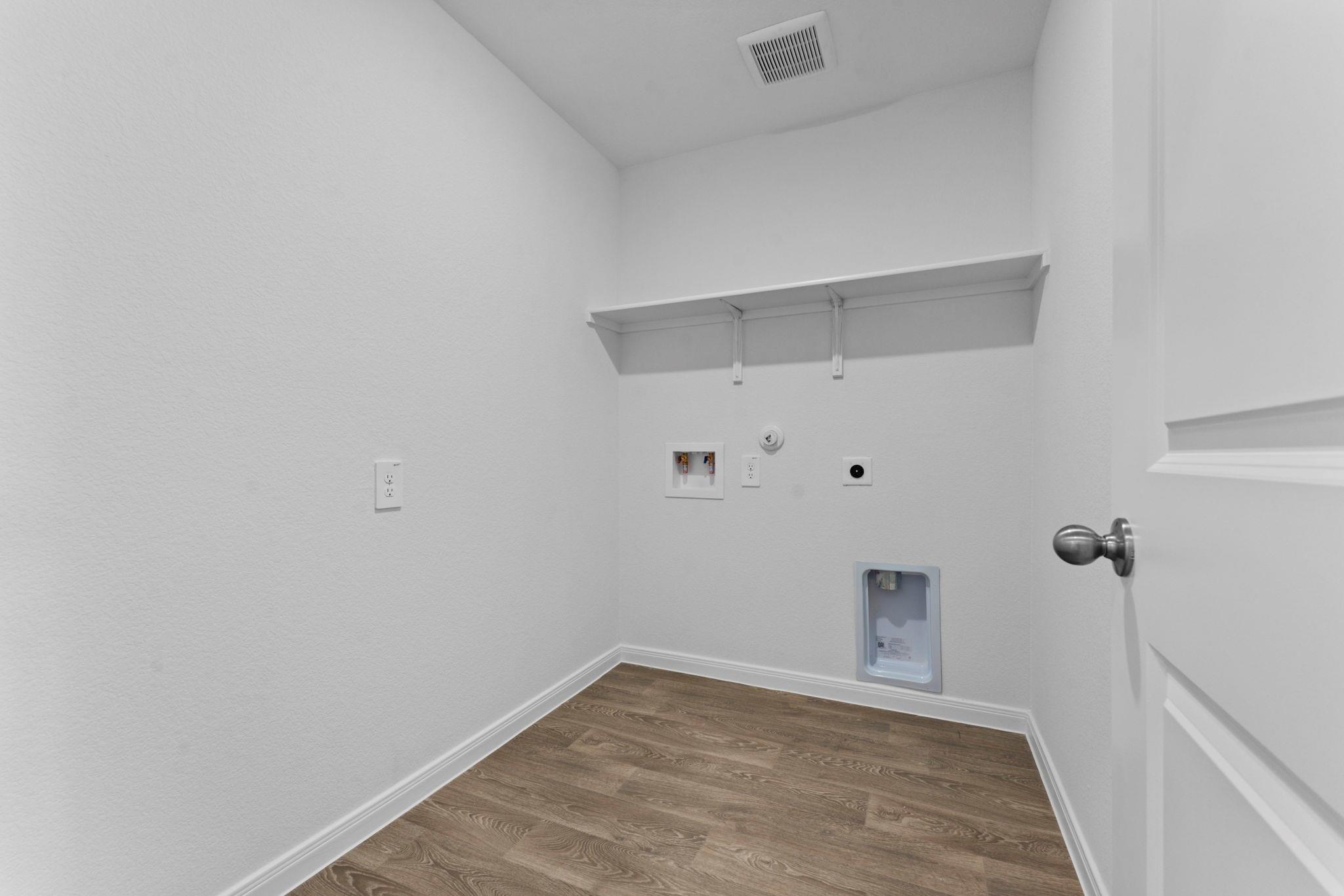 211 Las Lomas Dr Property Photo 10