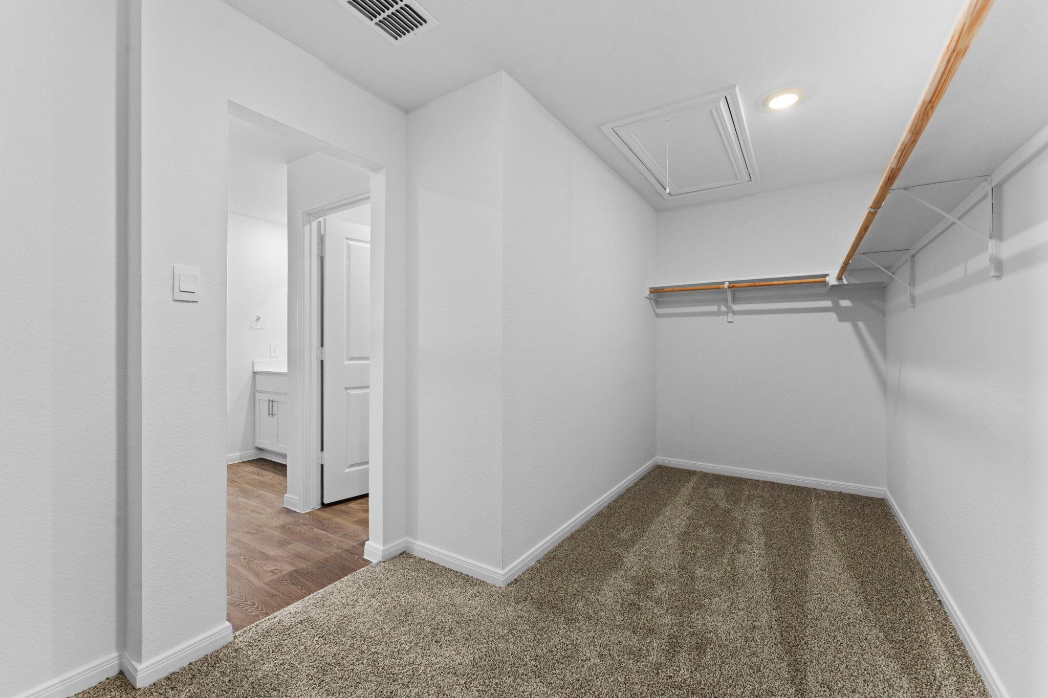 211 Las Lomas Dr Property Photo 23