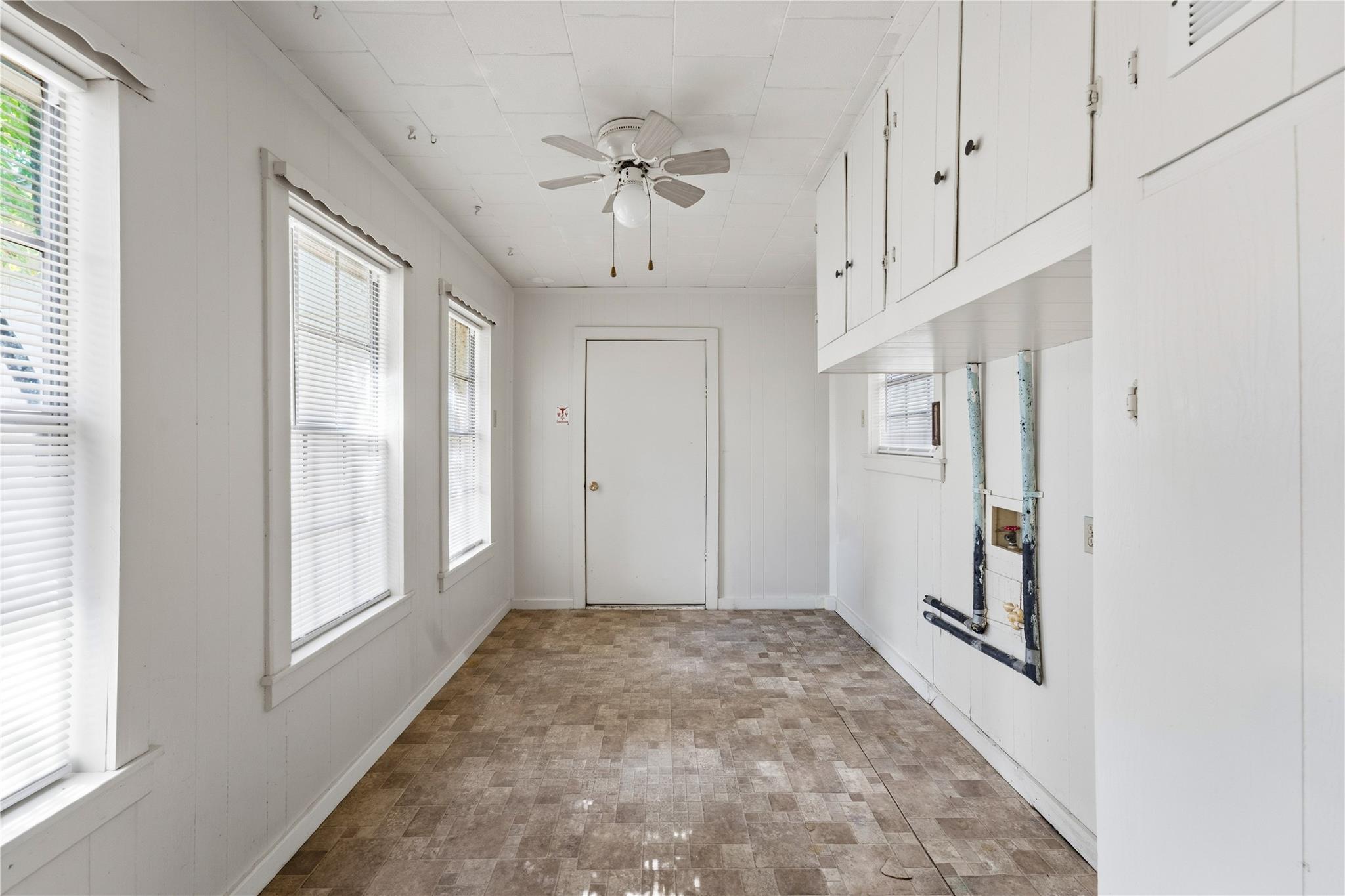 1070 N Franklin St Property Photo 15