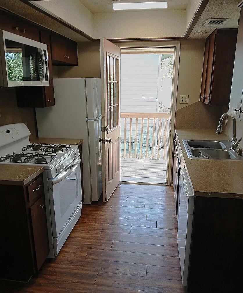 1802 Rawhide Loop Property Photo 7
