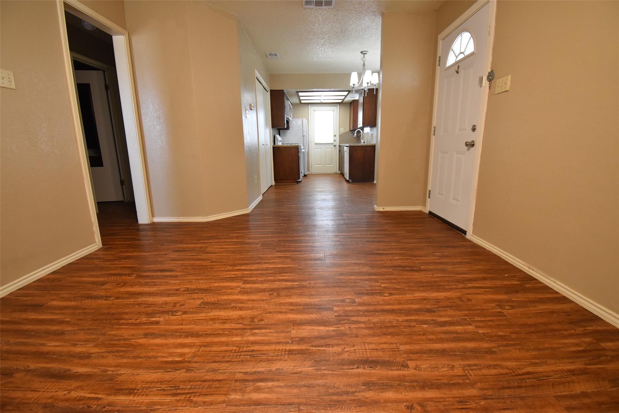 1802 Rawhide Loop Property Photo 9