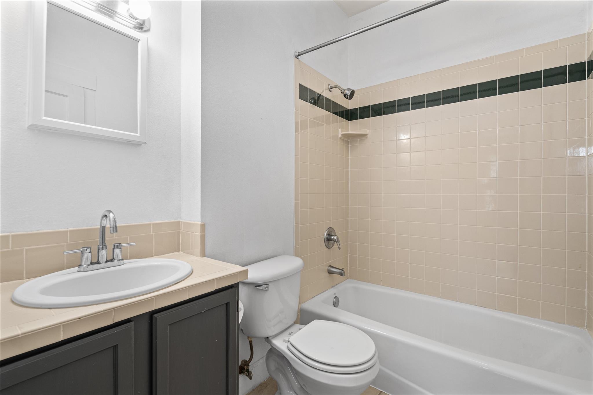 1202 E 13th St #a Property Photo 13