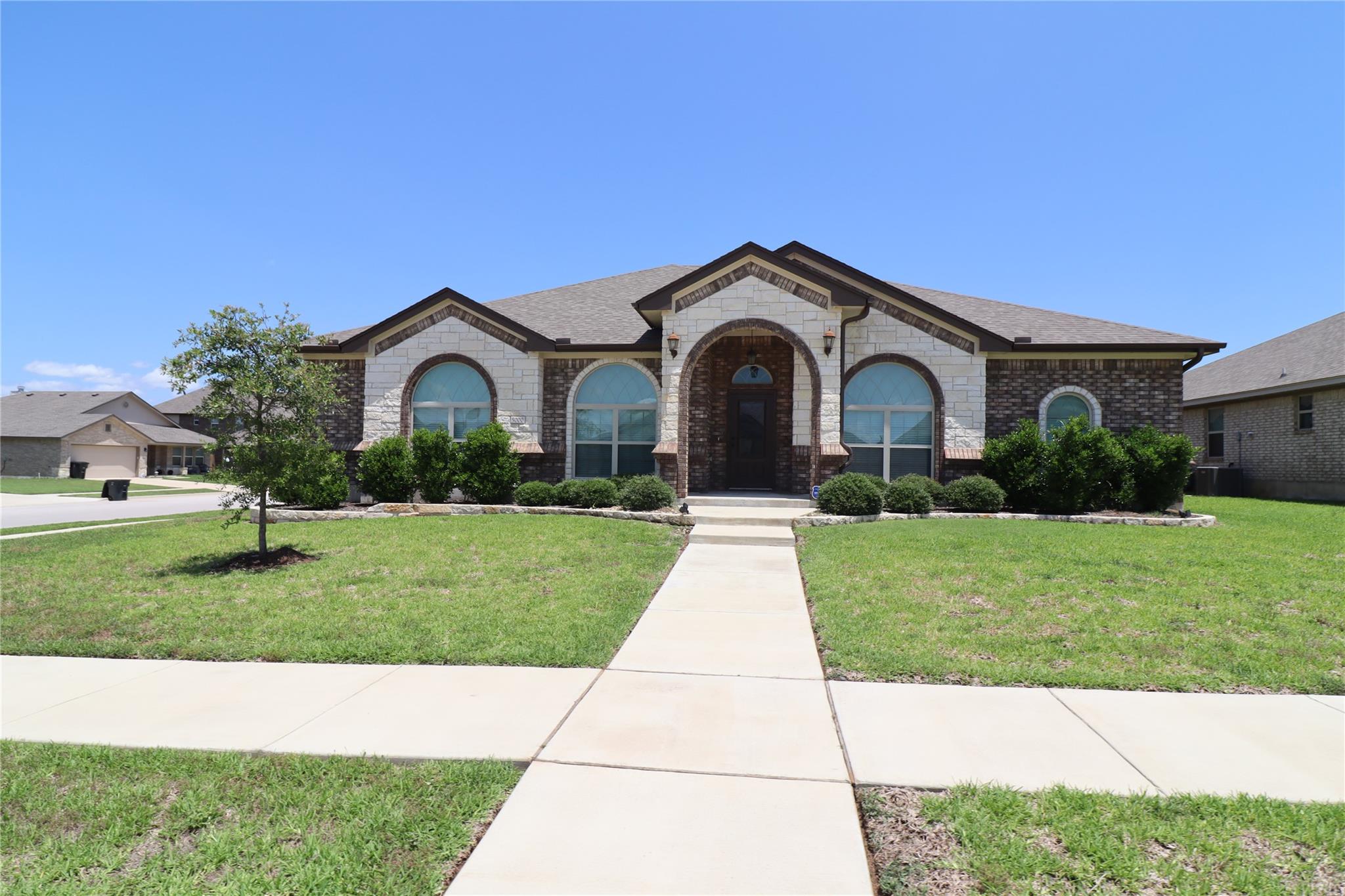 5000 Pinar Trl Property Photo 1